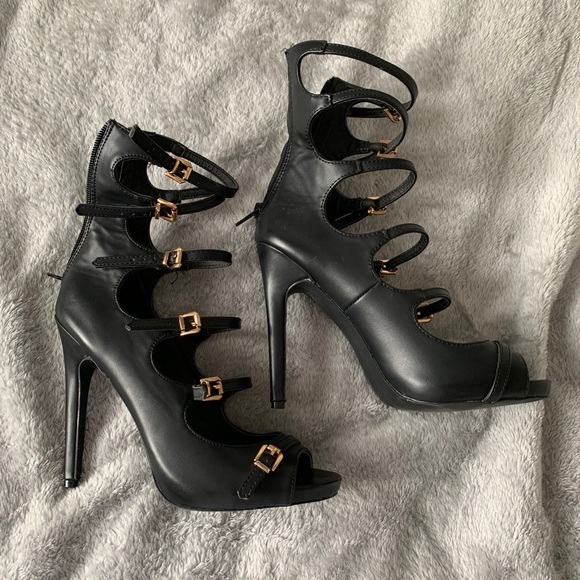 Size 8, black heels - Picture 2 of 2